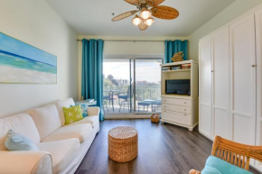 Walkable Condo with Pool Btwn Rosemary and Alys Beach!